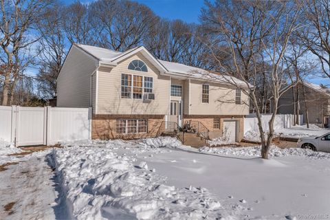 Photo of 19 Summit Pl, Farmingville, NY 11738 (MLS # 961421)
