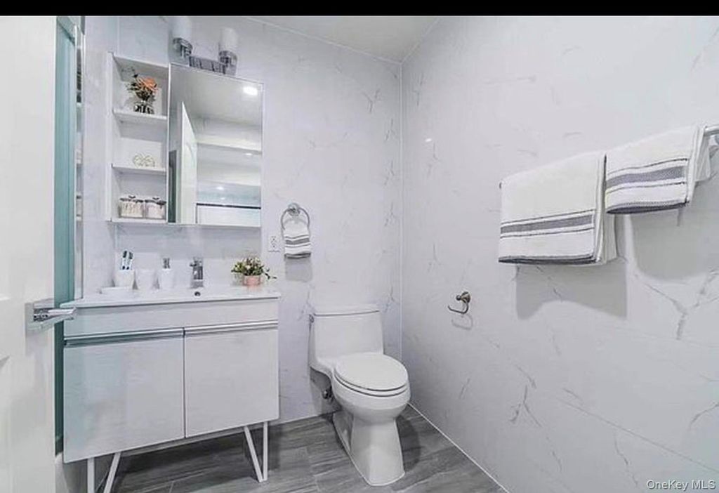 Photo of 144-25 Sanford Avenue #4L, Flushing, NY 11355 (MLS # 954225)