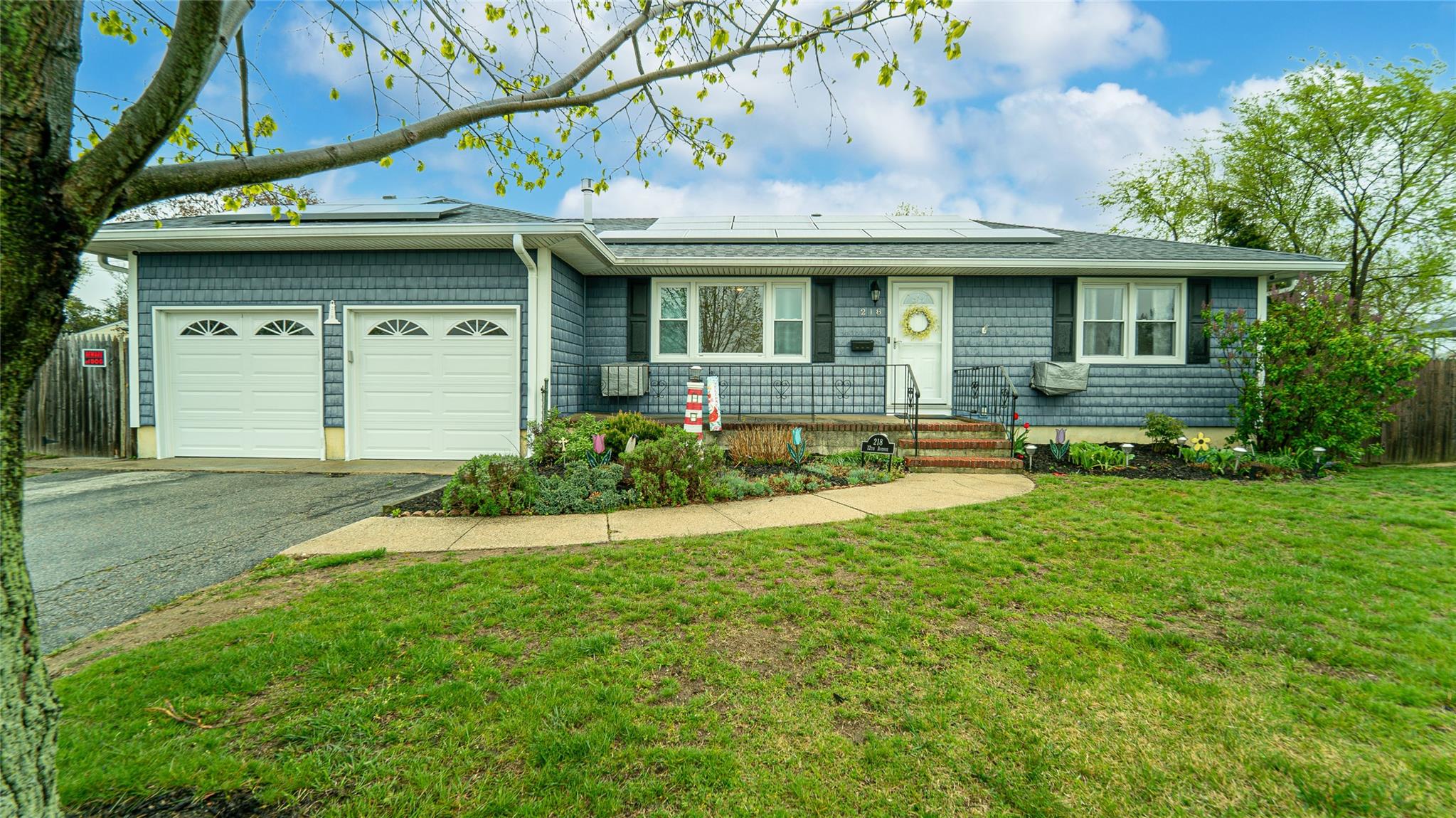 218 12th Avenue, West Babylon, New York image 1