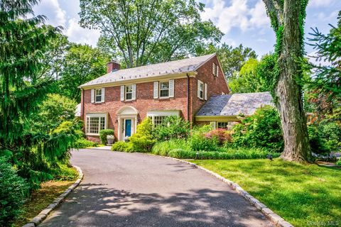 11 Middle Road Sands Point NY 11050