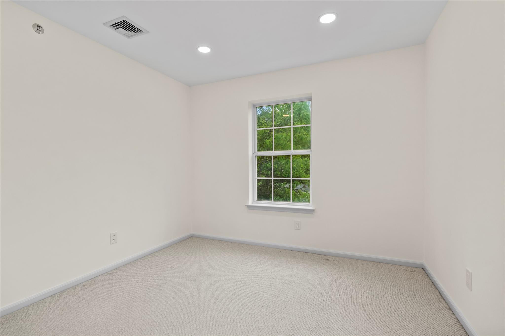 1006 Brentwood Drive, Tarrytown, New York image 17