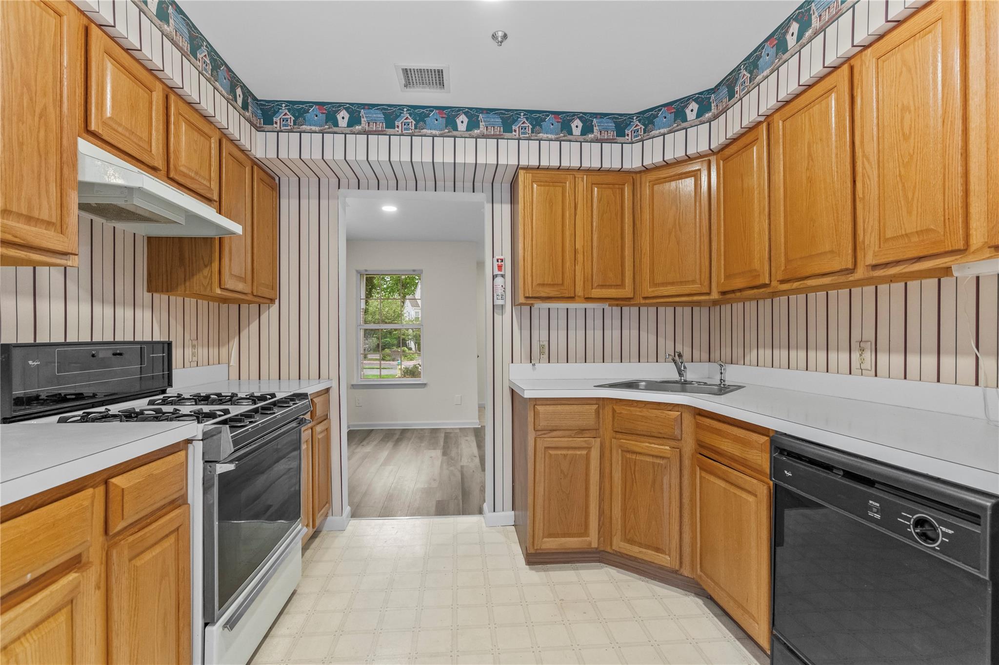 1006 Brentwood Drive, Tarrytown, New York image 9