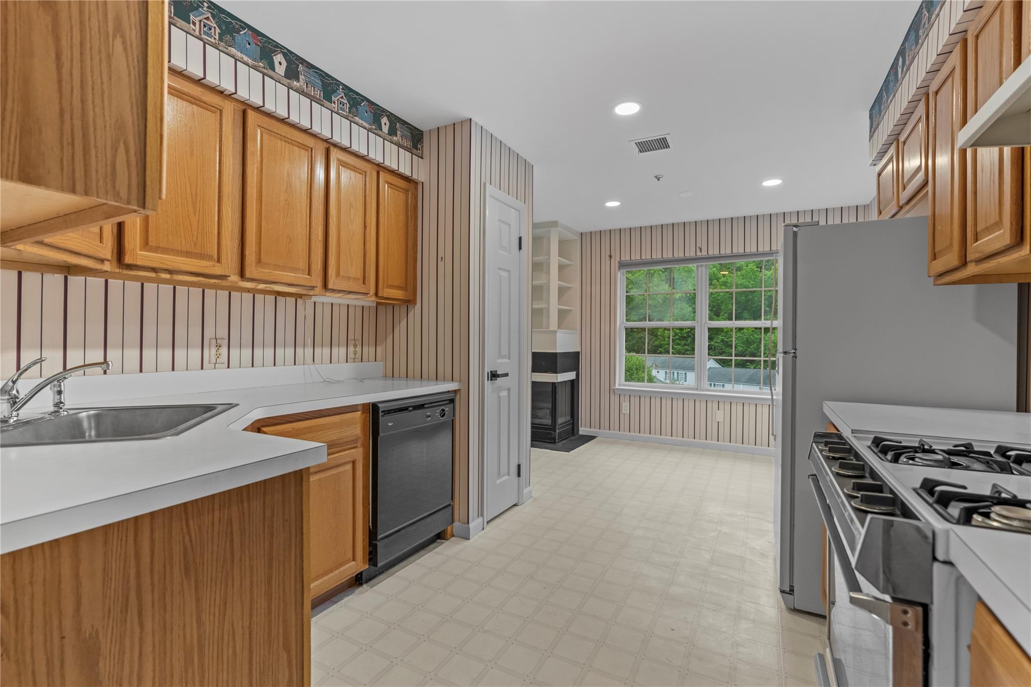 1006 Brentwood Drive, Tarrytown, New York image 10