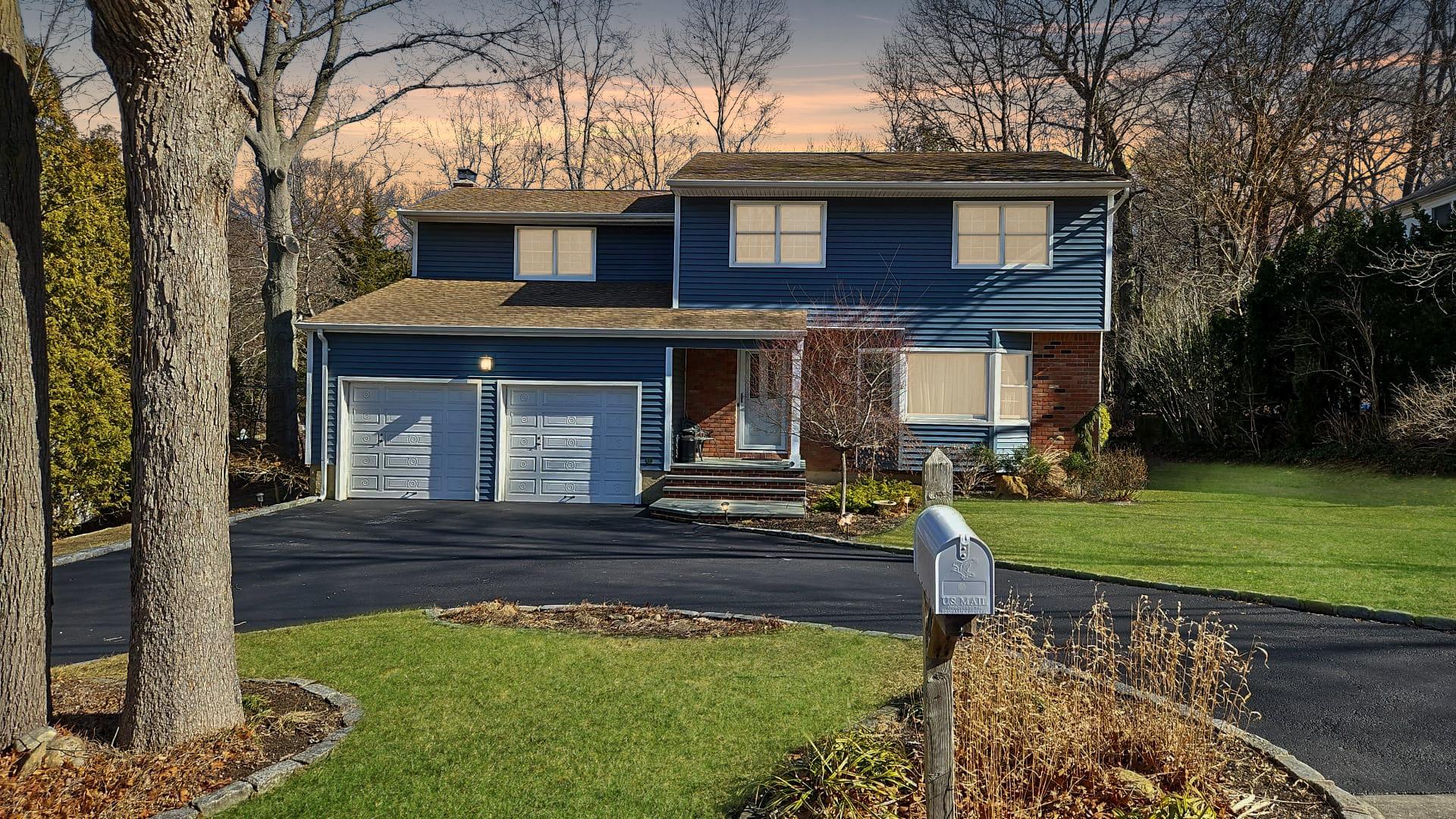 40 Winthrop Drive, Woodbury, New York image 1