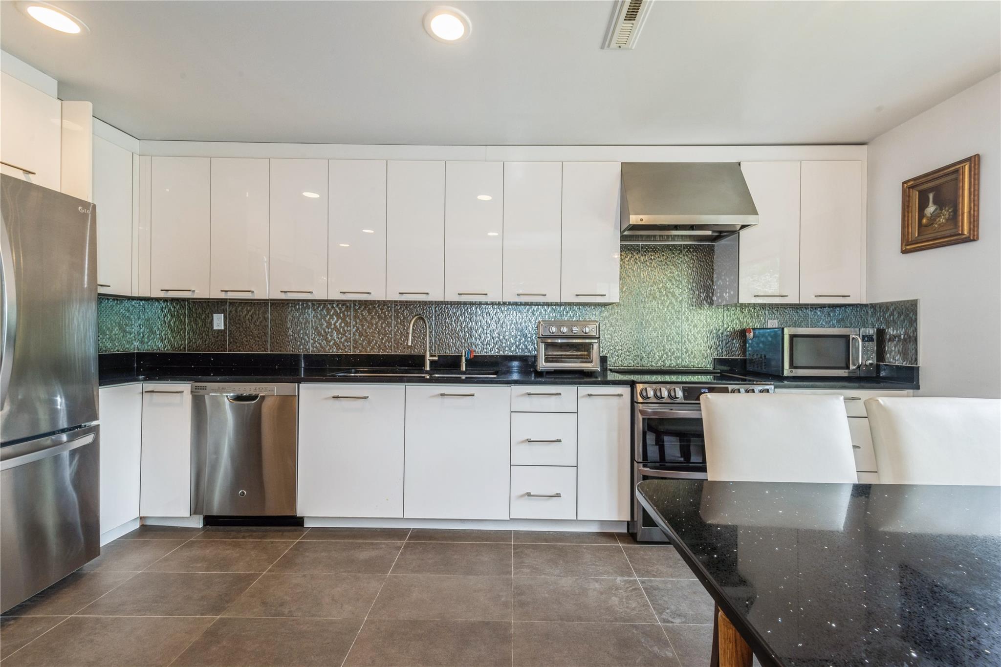 3 Lori Ct, Woodbury, New York image 10