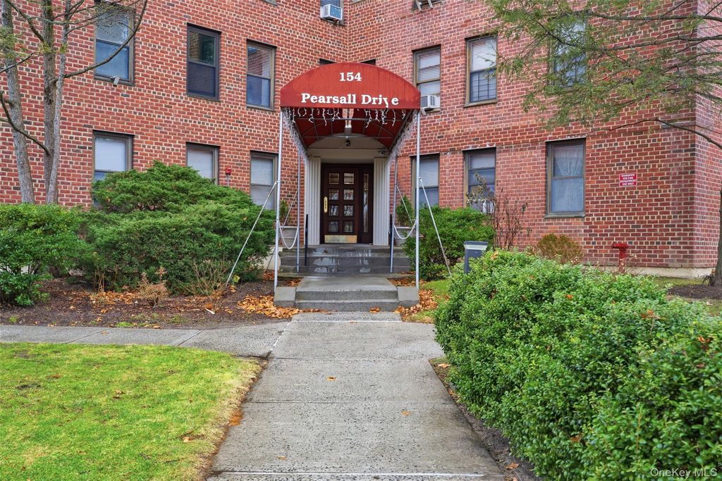 Photo of 154 Pearsall Dr #1E, Mount Vernon, NY 10552 (MLS # 950922)
