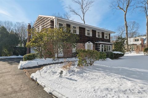 Photo of 10 Sarah Drive, Dix Hills, NY 11746 (MLS # 957600)