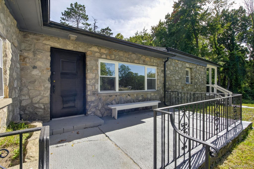 Photo of 517 E Mountain Road N, Cold Spring, NY 10516 (MLS # 1056696)