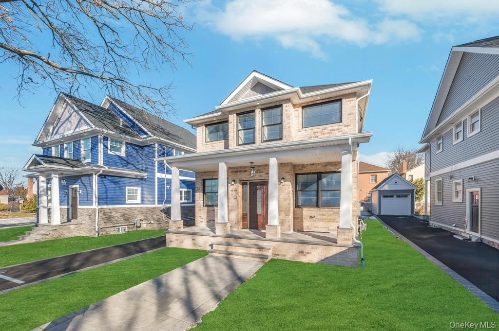 Photo of 143 Emerson Avenue, Floral Park, NY 11001 (MLS # 948592)