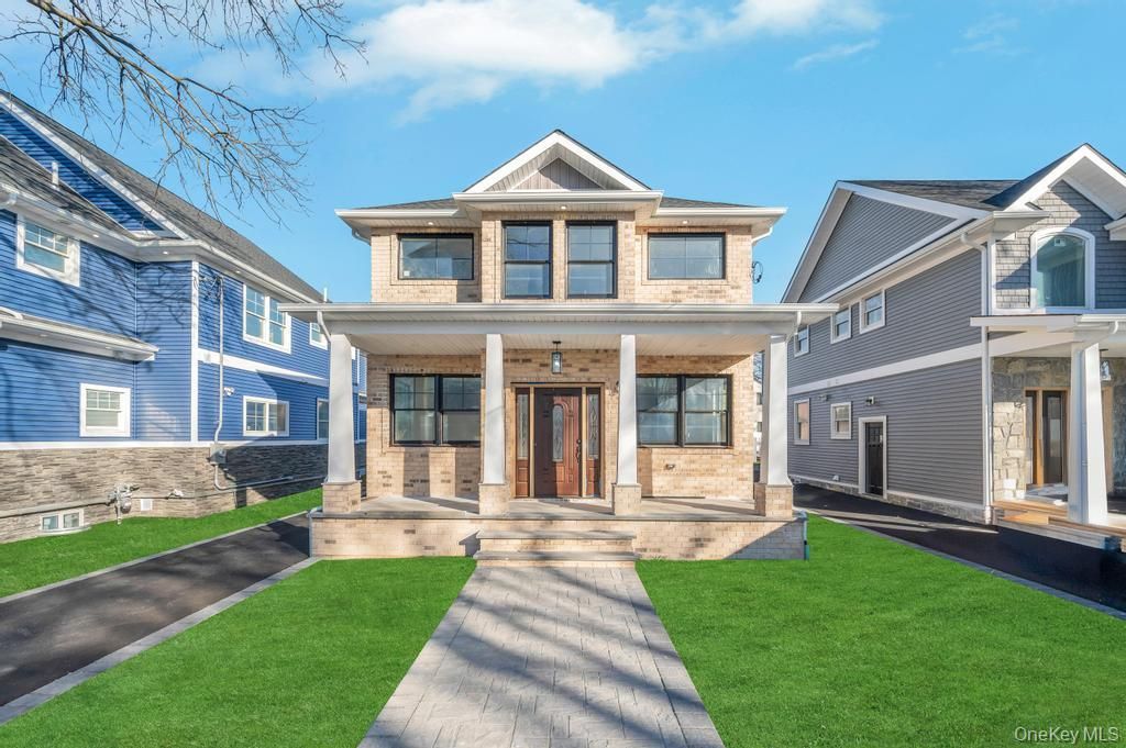 Photo of 143 Emerson Avenue, Floral Park, NY 11001 (MLS # 948592)