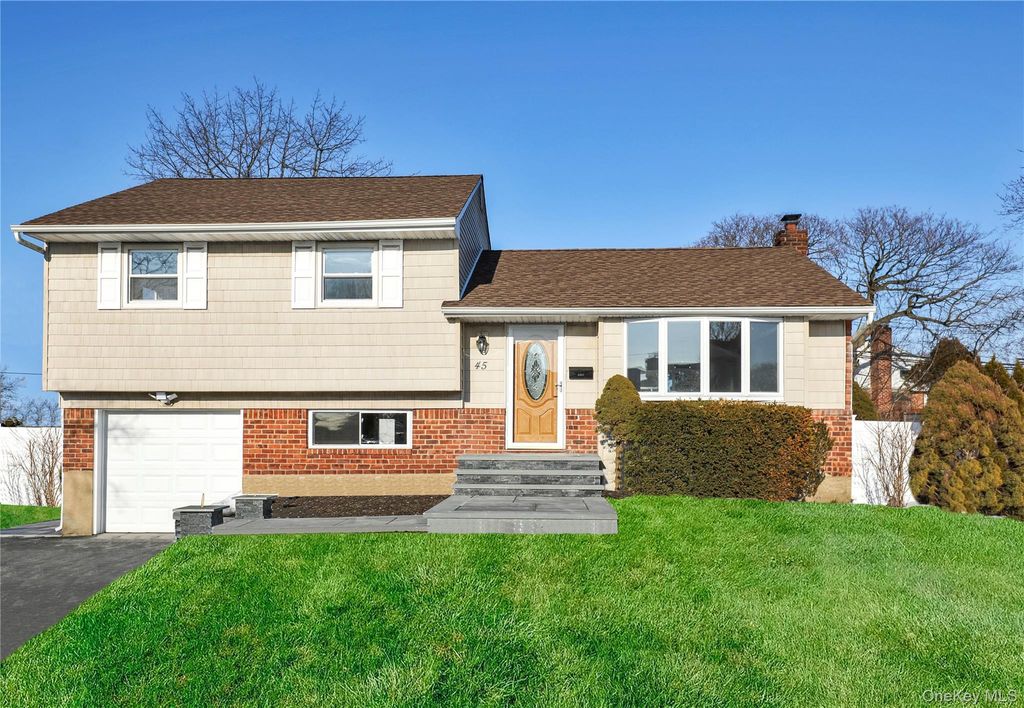 Photo of 45 Colony Lane, Syosset, NY 11791 (MLS # 963068)