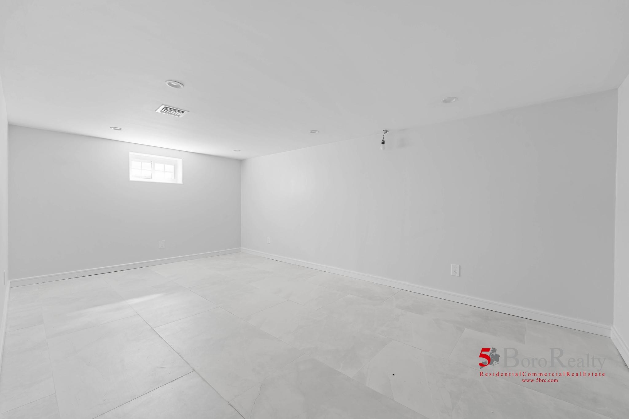 439 Bayview Avenue, Cedarhurst, New York image 23