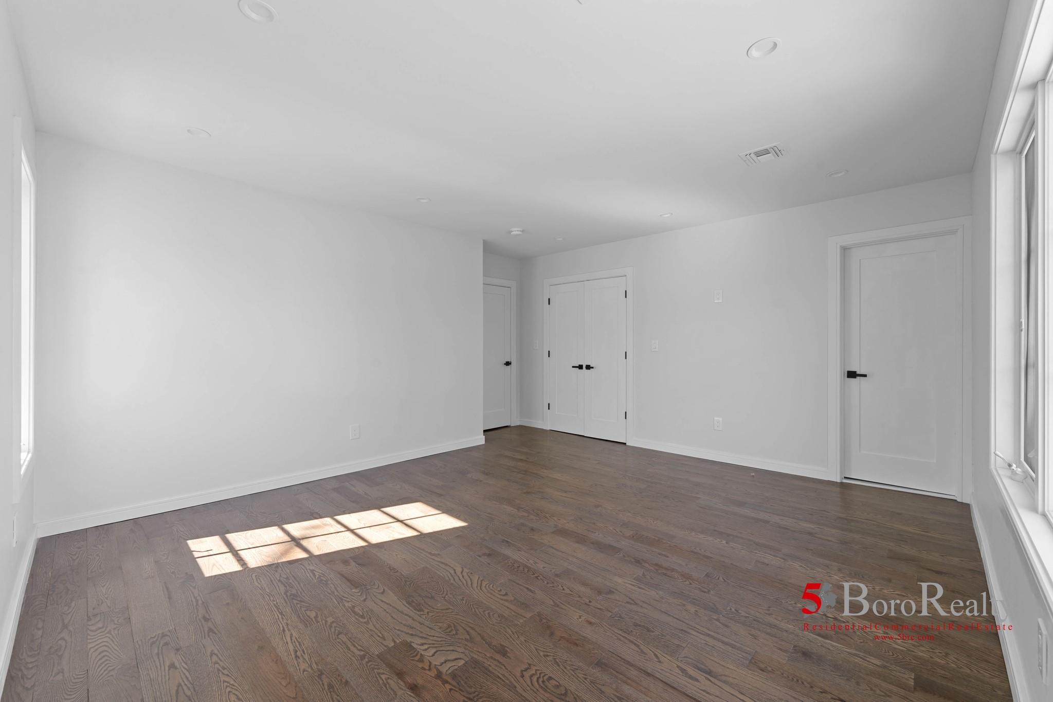 439 Bayview Avenue, Cedarhurst, New York image 12