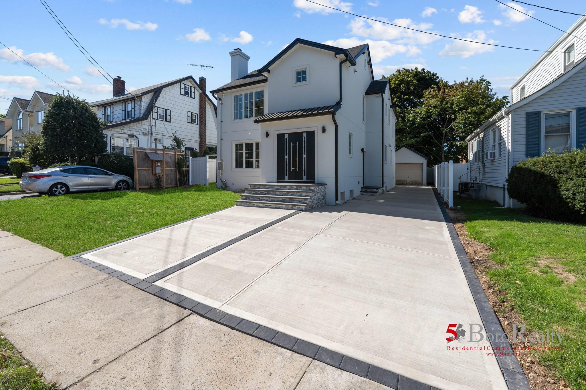 439 Bayview Avenue, Cedarhurst, New York image 36