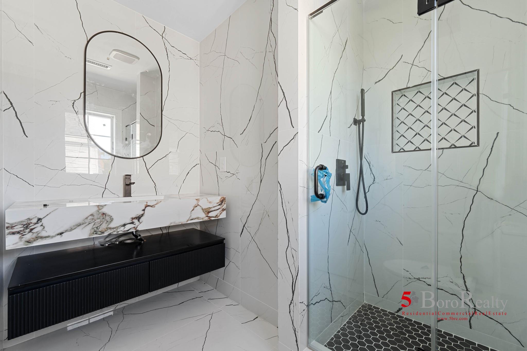 439 Bayview Avenue, Cedarhurst, New York image 30