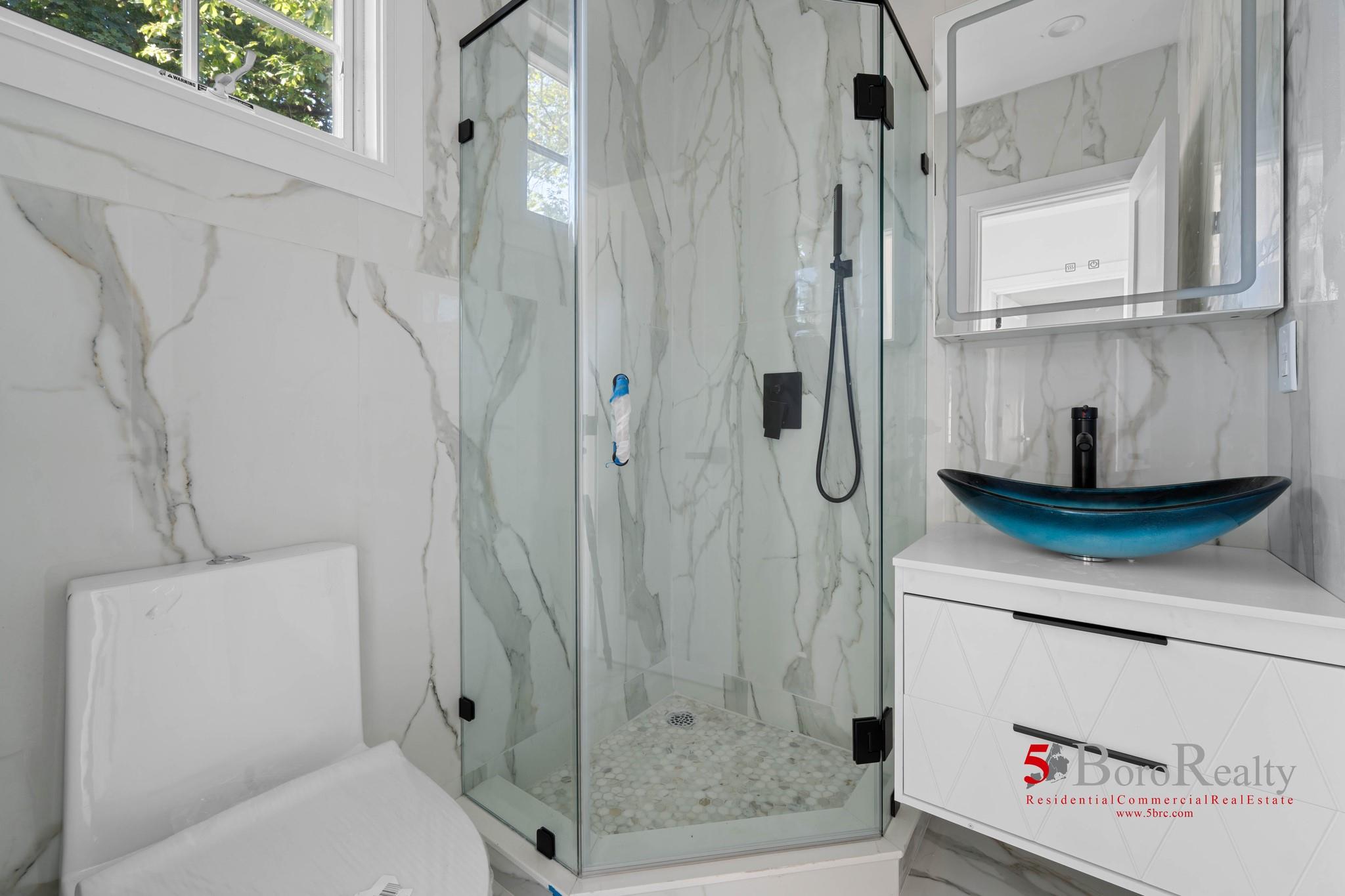 439 Bayview Avenue, Cedarhurst, New York image 32