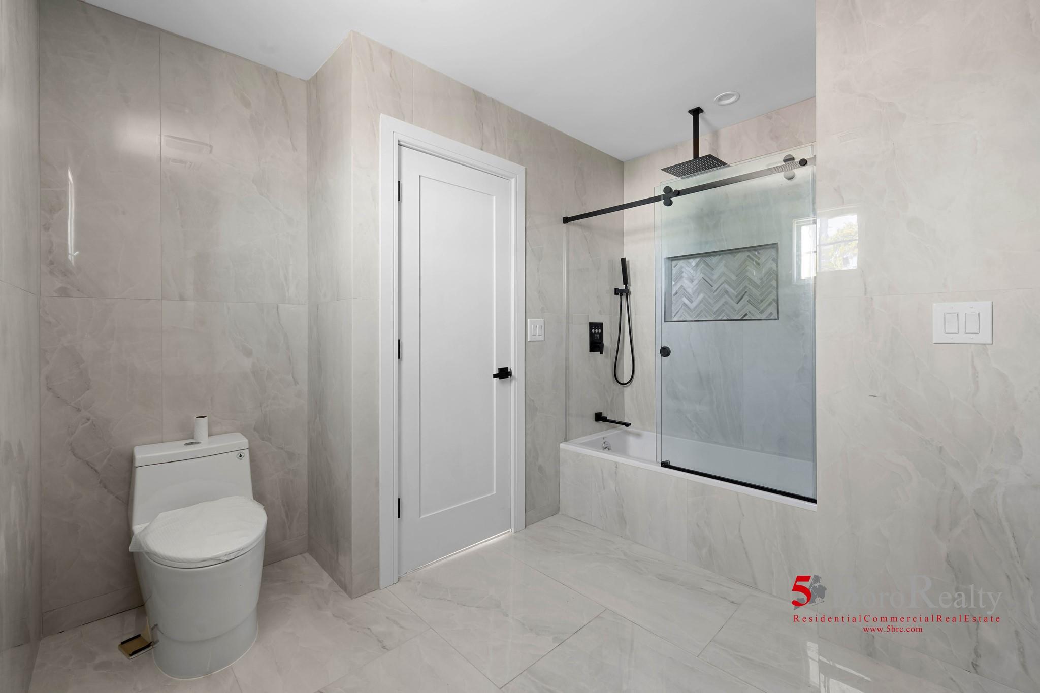 439 Bayview Avenue, Cedarhurst, New York image 29