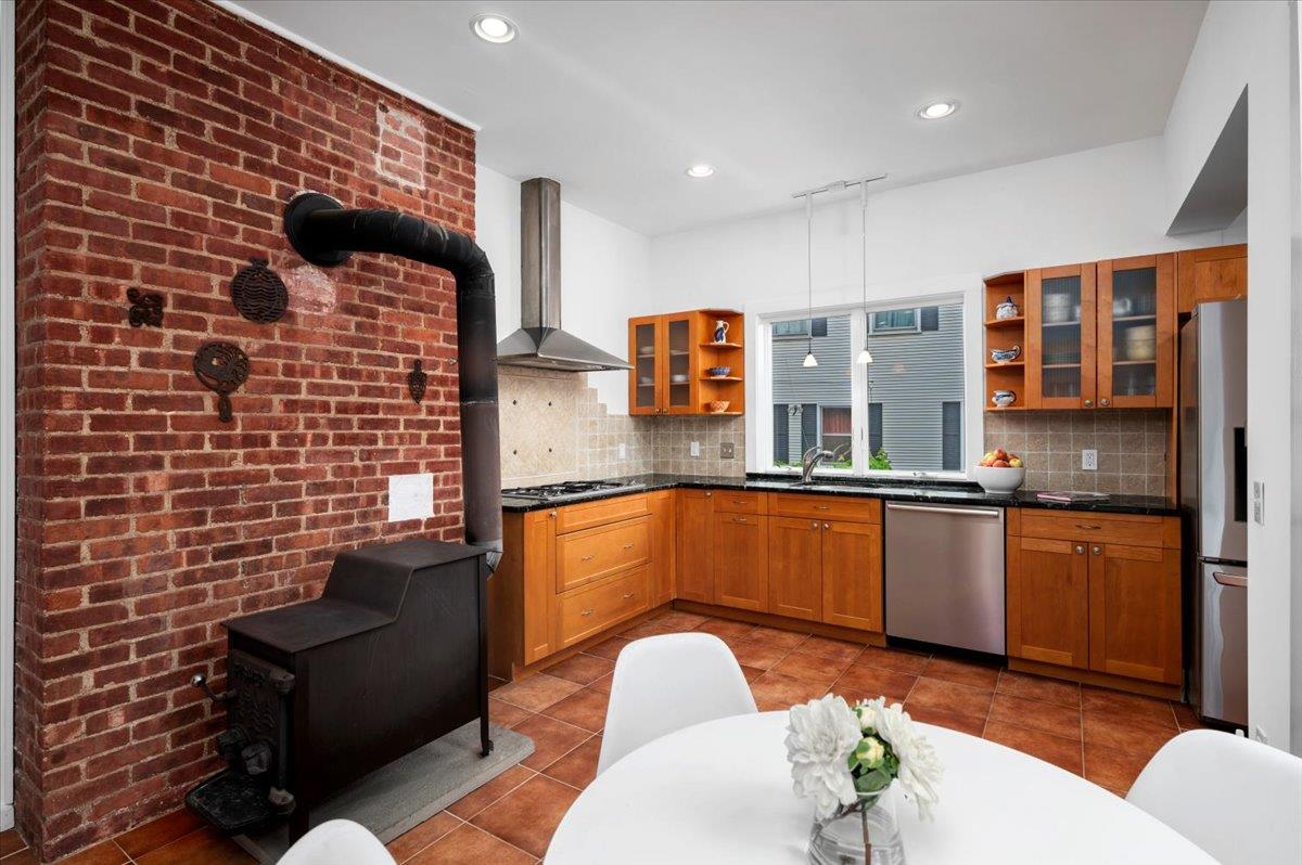 28 N Farragut Circle, New Rochelle, Florida image 7