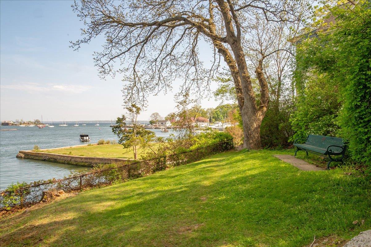 28 N Farragut Circle, New Rochelle, Florida image 36