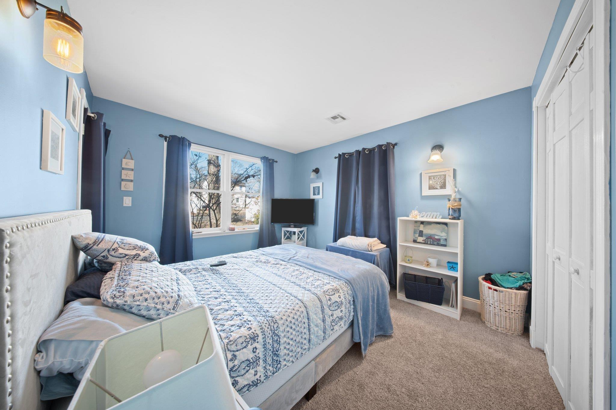 39 Penny Street, West Islip, New York image 9