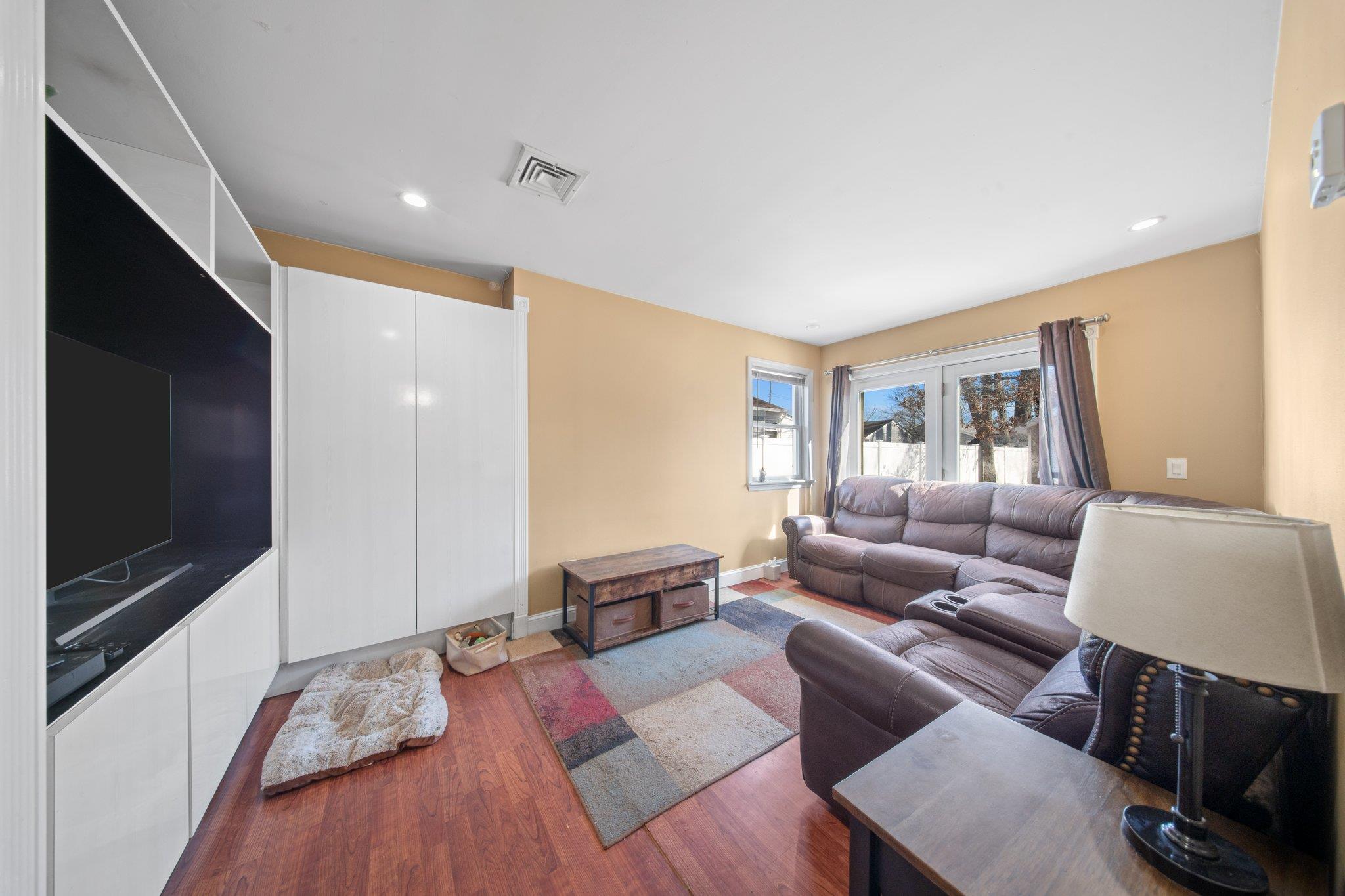 39 Penny Street, West Islip, New York image 8