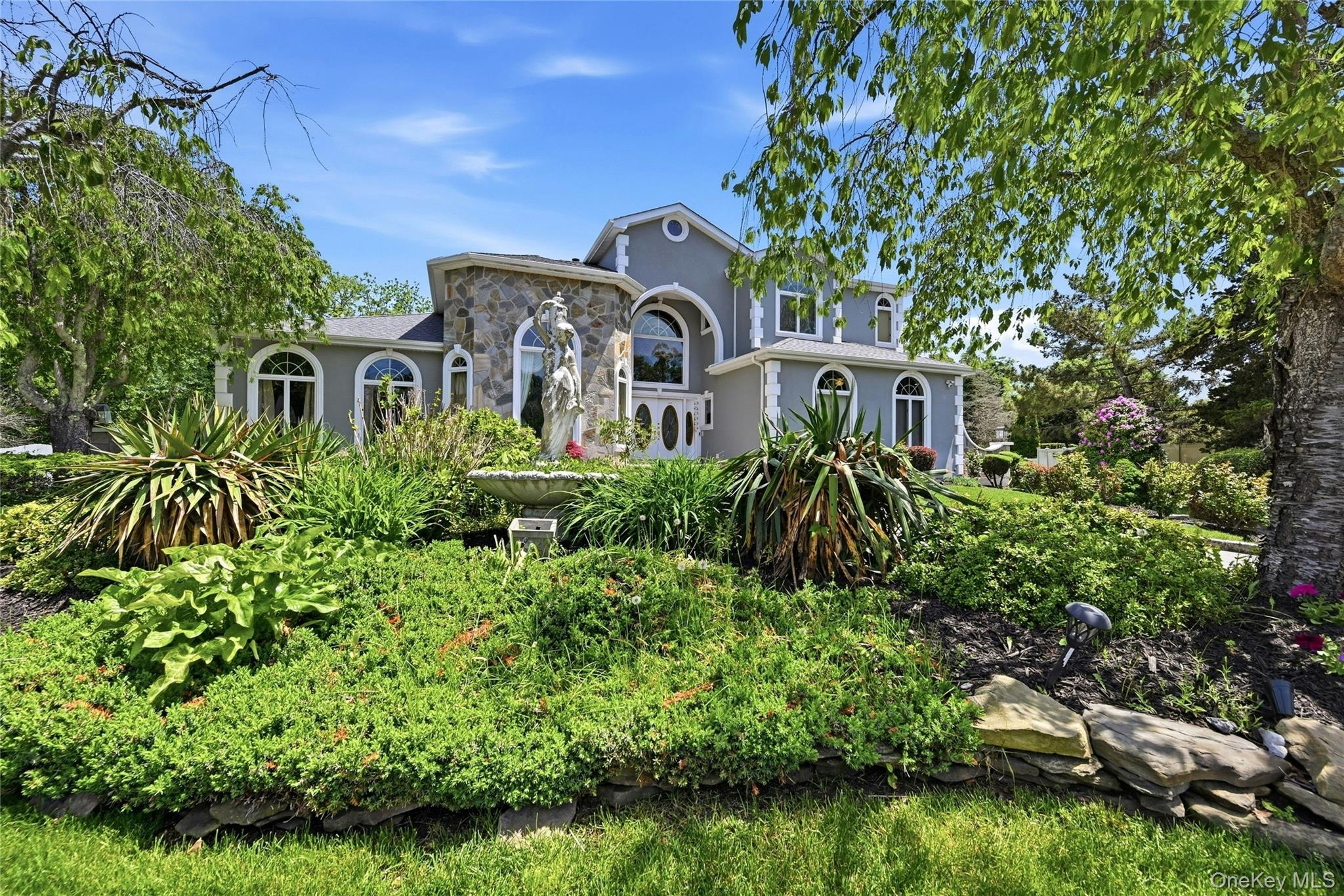 12 Phillips Lane
