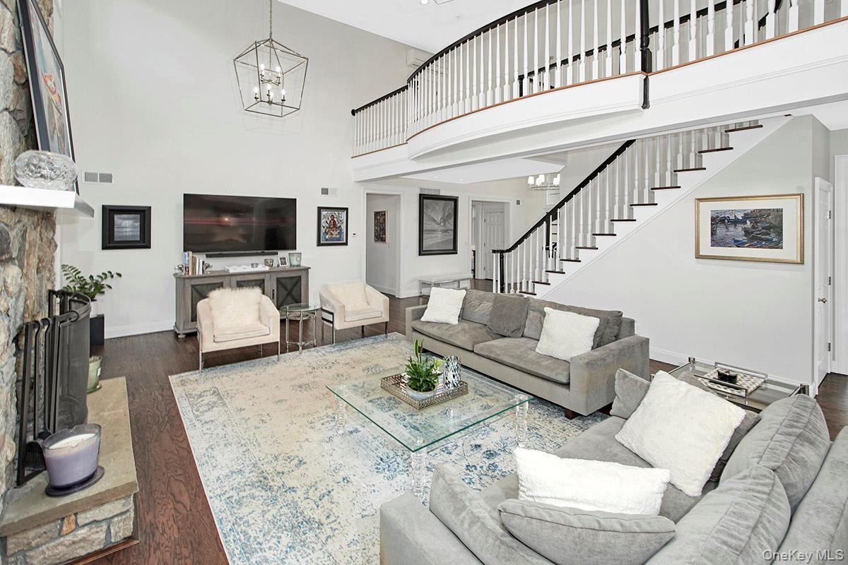 Brewster, New York 10509, United States, 5 Bedrooms Bedrooms, ,6 BathroomsBathrooms,Residential,Pending,199616