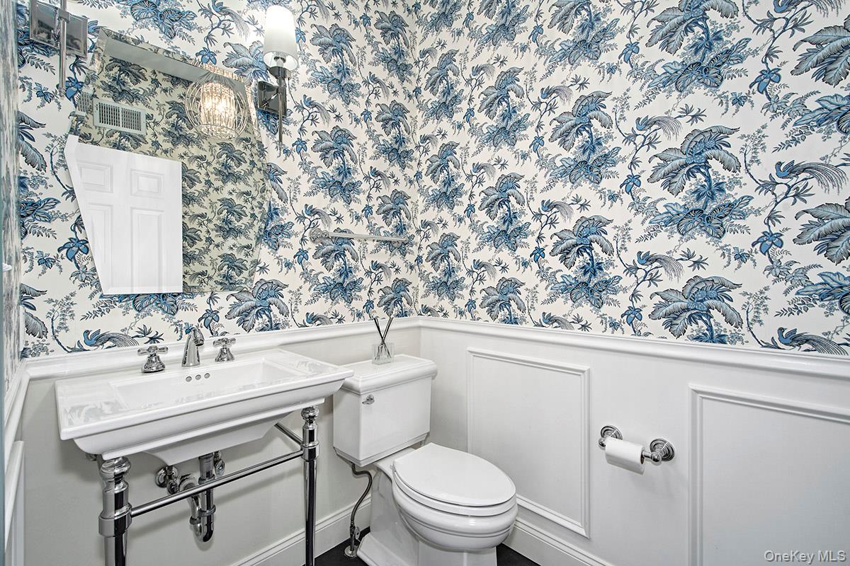 Brewster, New York 10509, United States, 5 Bedrooms Bedrooms, ,6 BathroomsBathrooms,Residential,Pending,199616