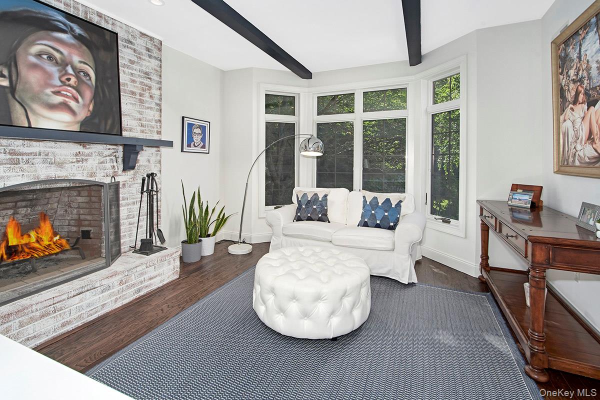 Brewster, New York 10509, United States, 5 Bedrooms Bedrooms, ,6 BathroomsBathrooms,Residential,Pending,199616