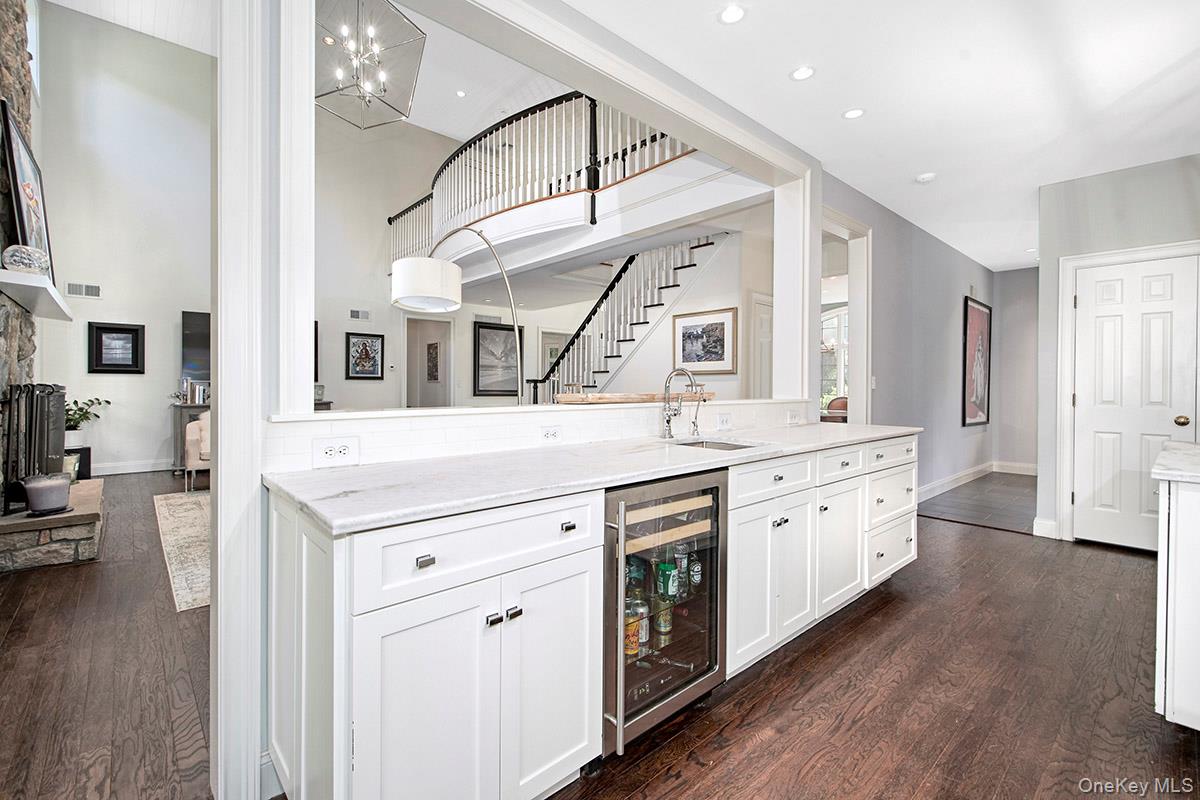 Brewster, New York 10509, United States, 5 Bedrooms Bedrooms, ,6 BathroomsBathrooms,Residential,Pending,199616