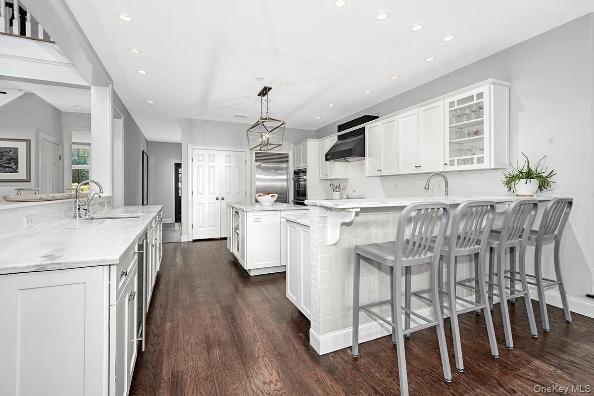 Brewster, New York 10509, United States, 5 Bedrooms Bedrooms, ,6 BathroomsBathrooms,Residential,Pending,199616