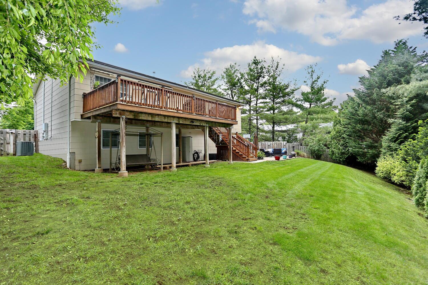 78 S Lilburn Drive, Garnerville, New York image 36