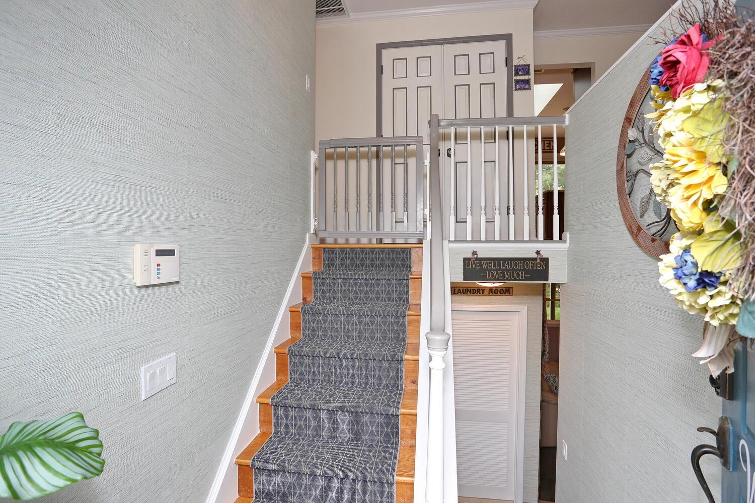 78 S Lilburn Drive, Garnerville, New York image 3