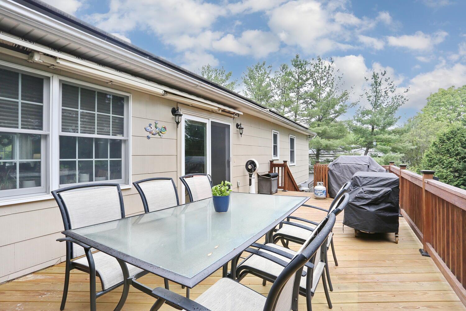 78 S Lilburn Drive, Garnerville, New York image 34