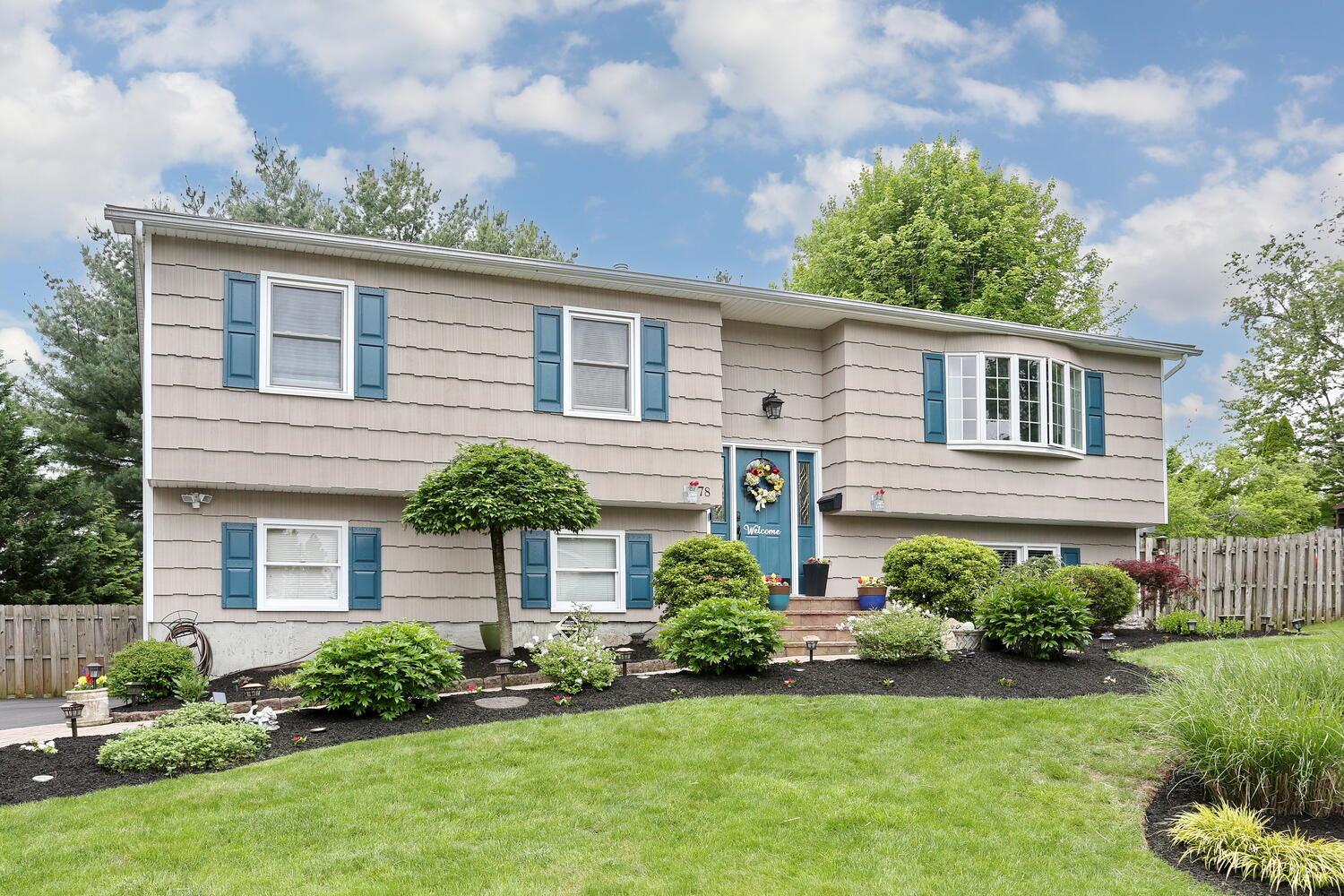 78 S Lilburn Drive, Garnerville, New York image 1