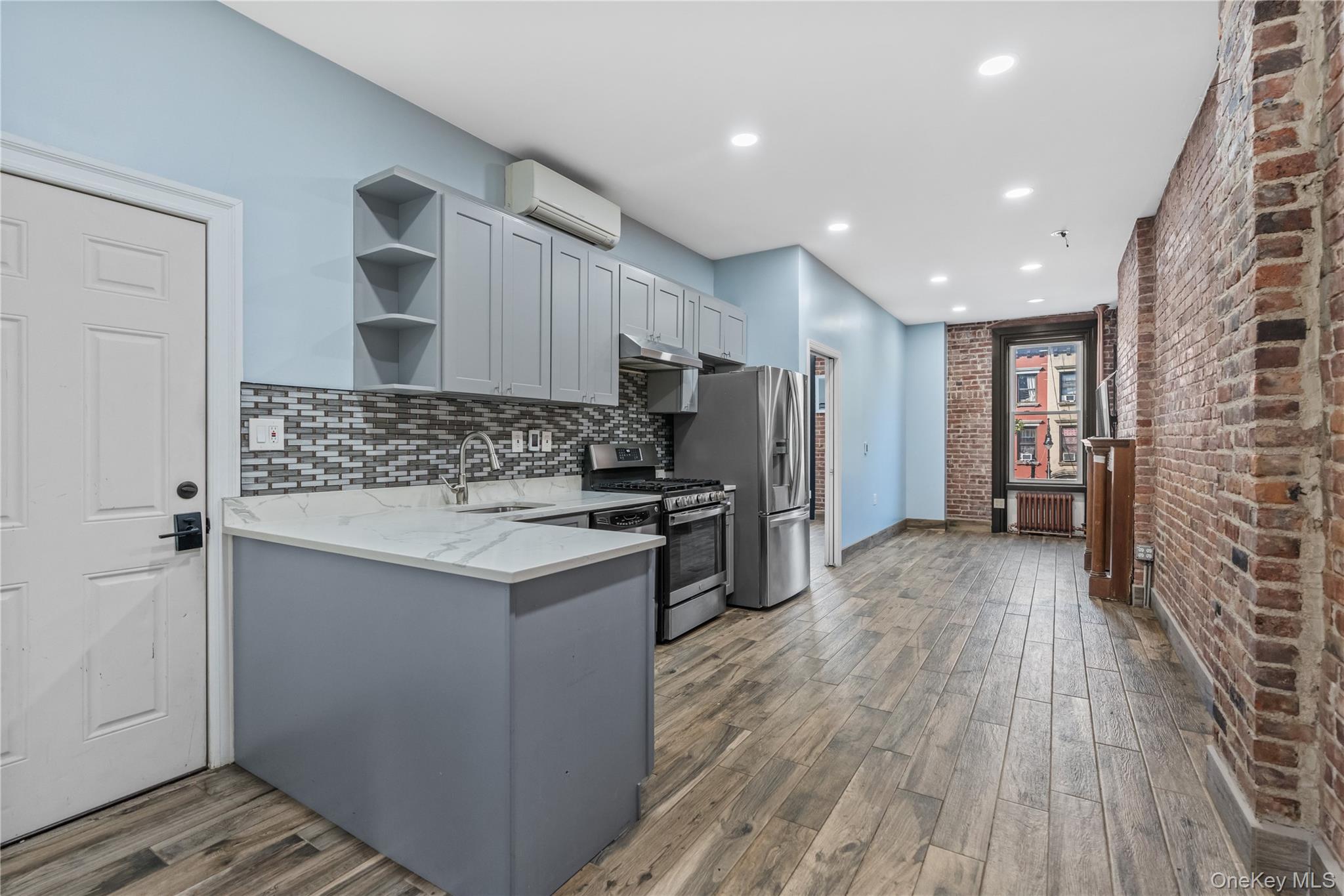 220 E 116th Street 3rd Floor