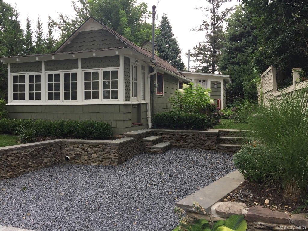 Photo of 80 15th Avenue, Sea Cliff, NY 11579 (MLS # 1068865)