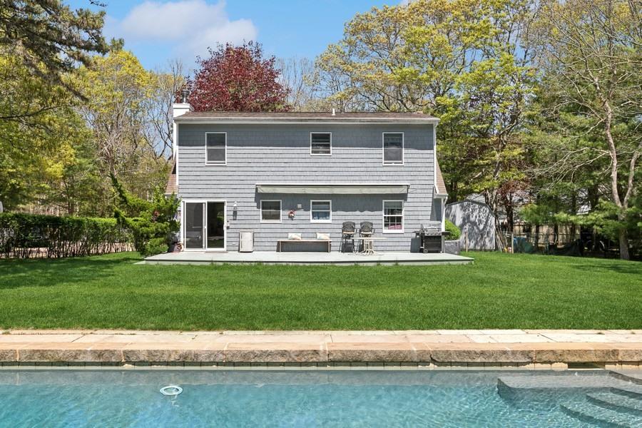 Cedar Dr Dr, East Hampton, Hamptons, NY - 4 Bedrooms  
3 Bathrooms - 