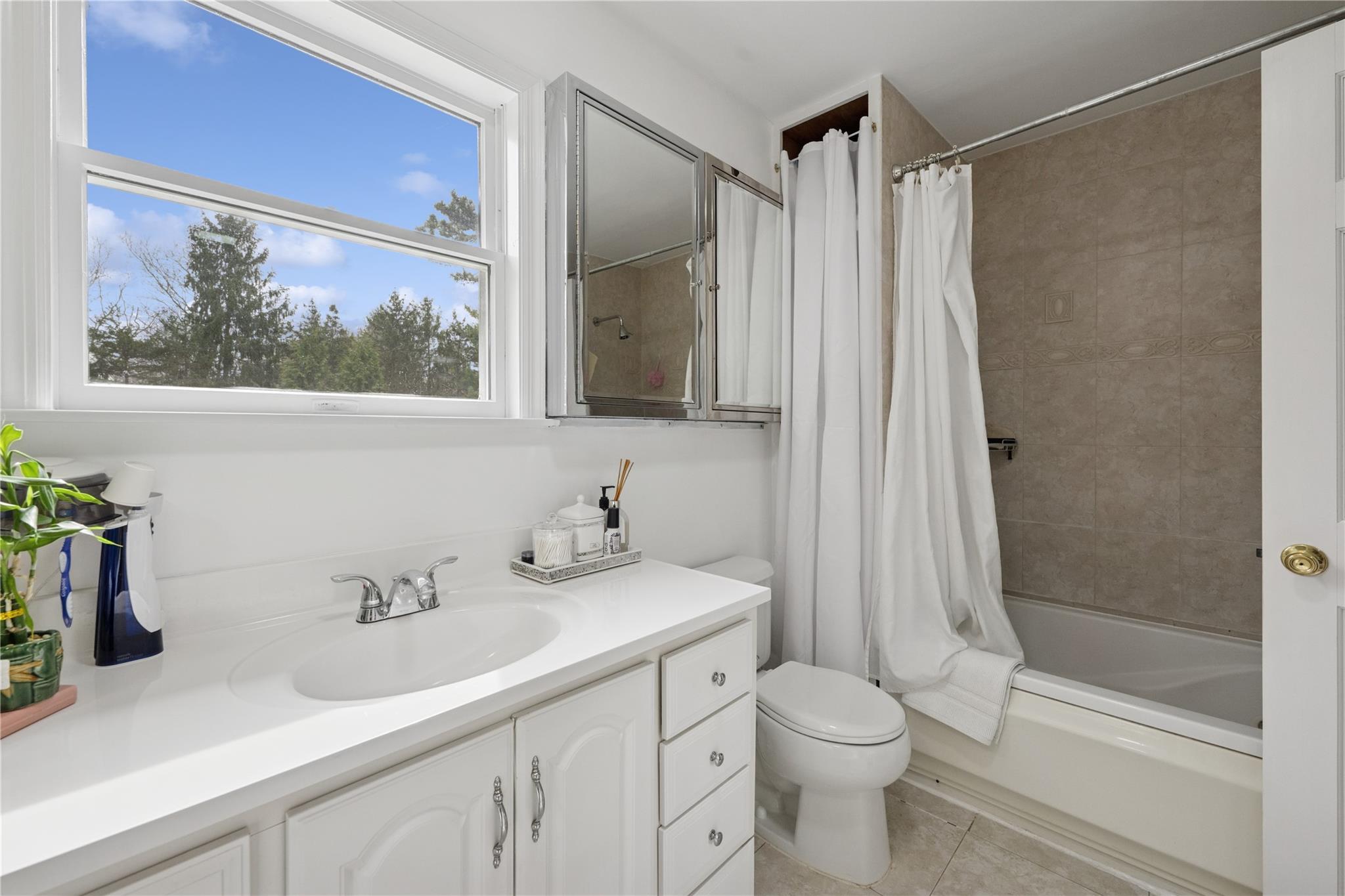 9 Cedar Dr Dr, East Hampton, New York image 17