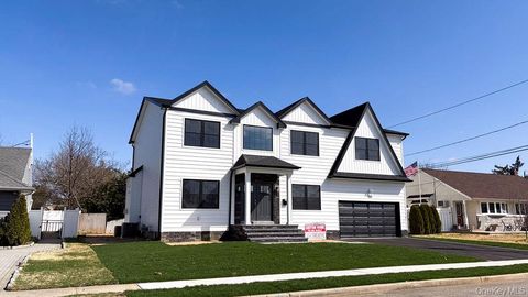 Photo of 3421 Hawthorne Drive N, Wantagh, NY 11793 (MLS # 989917)