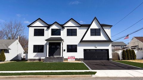 Photo of 3421 Hawthorne Drive N, Wantagh, NY 11793 (MLS # 989917)