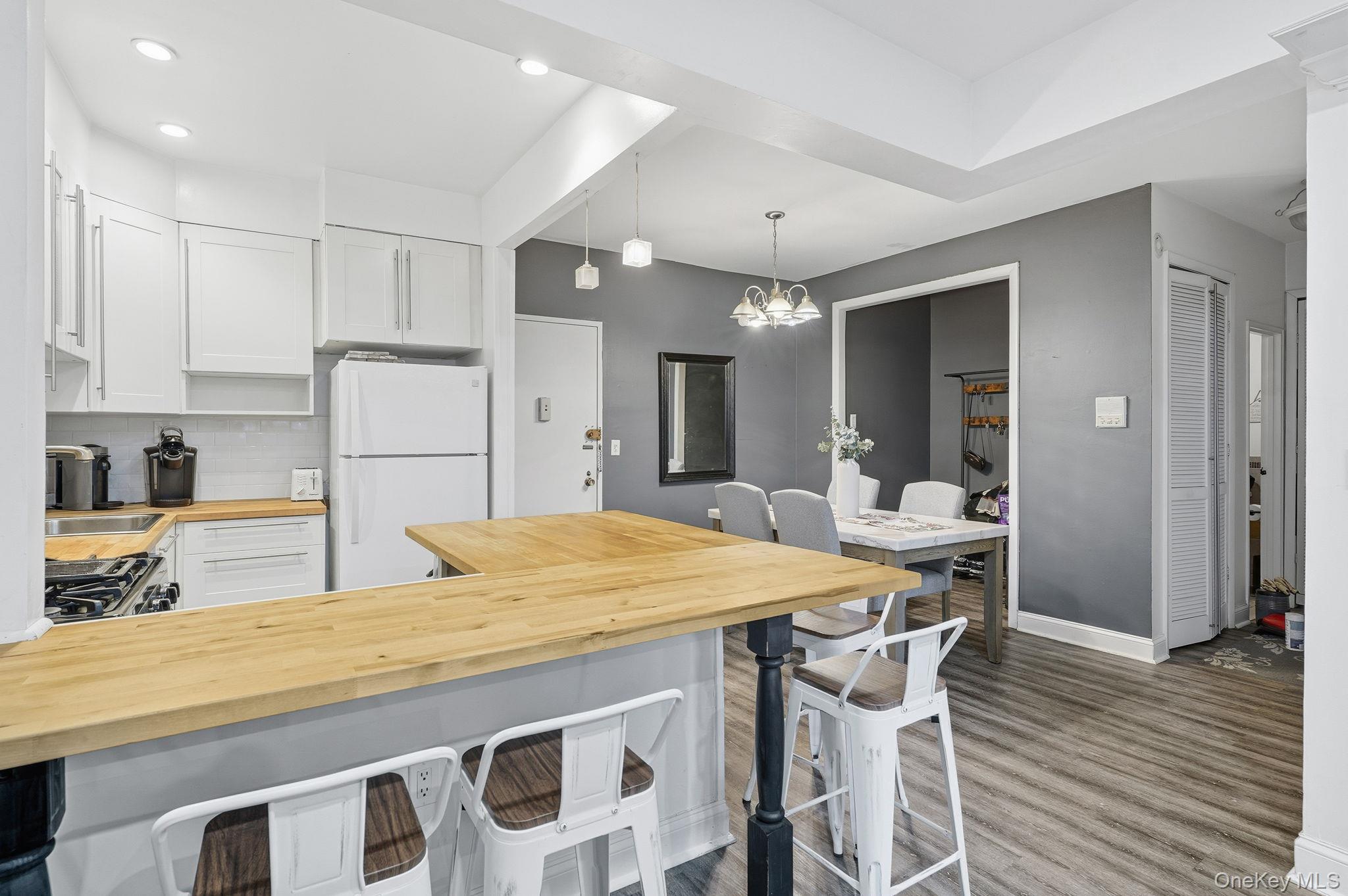 50 Barker Street 233