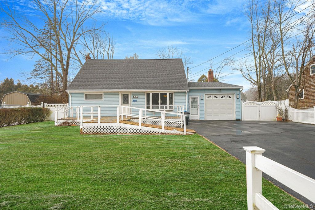 Photo of 6 Noahs Path, Rocky Point, NY 11778 (MLS # 959832)