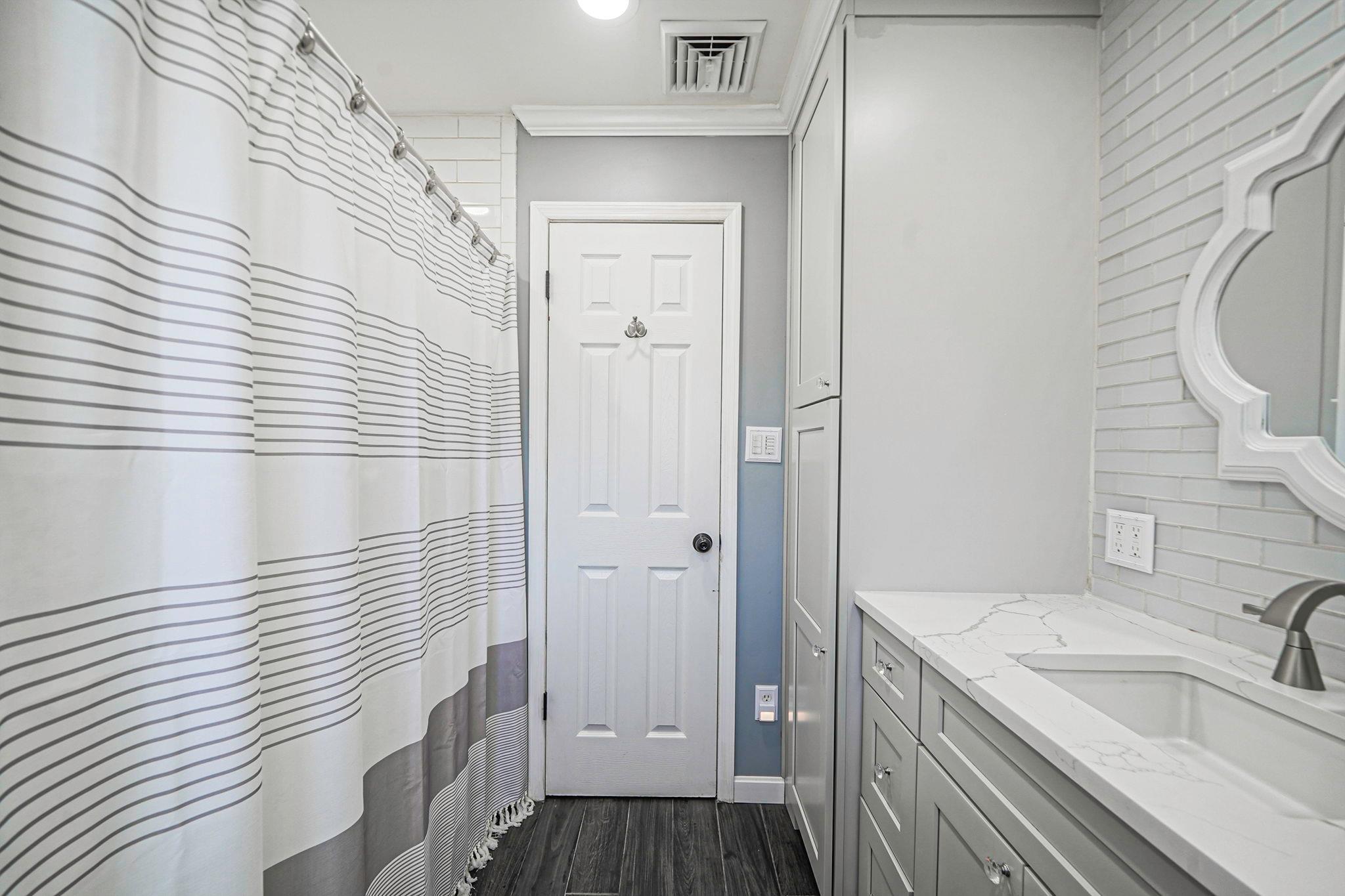 6 Lowery Avenue, Lake Grove, New York image 33