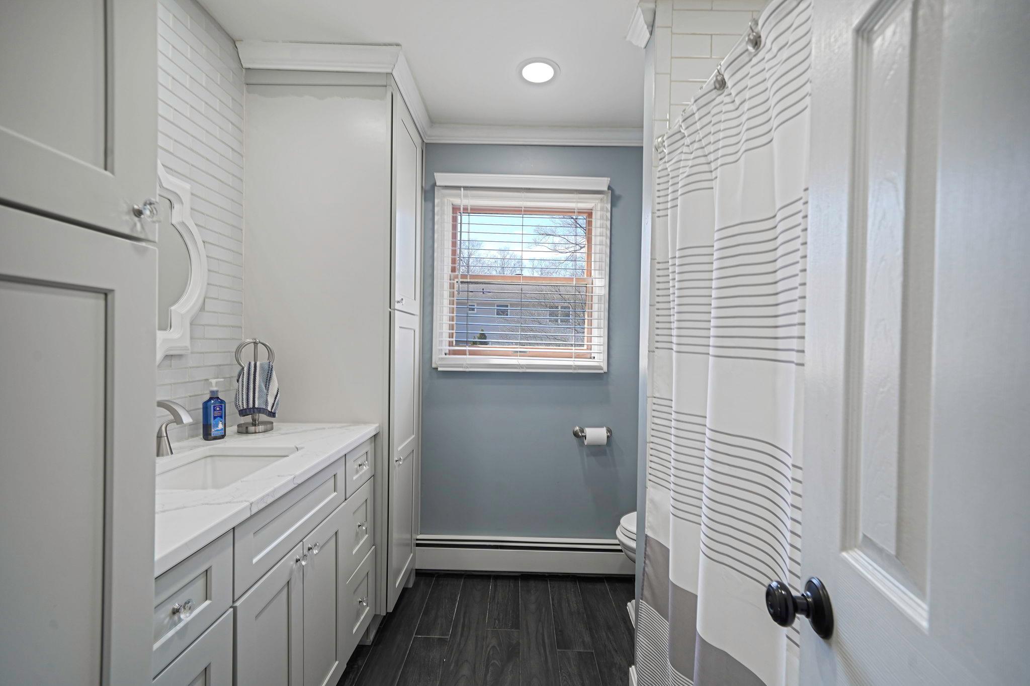 6 Lowery Avenue, Lake Grove, New York image 31