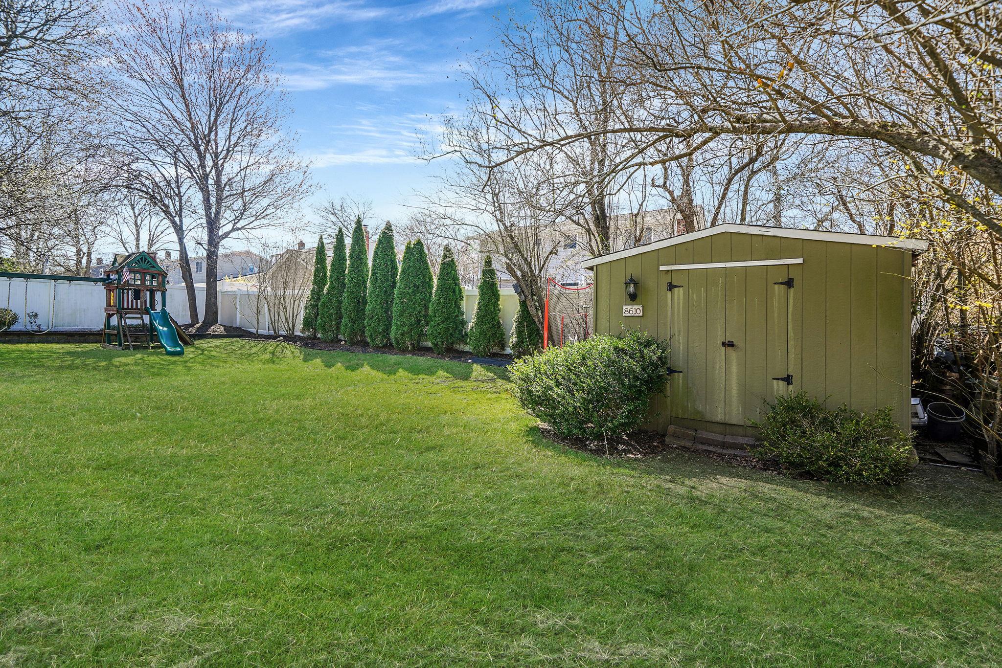 6 Lowery Avenue, Lake Grove, New York image 9