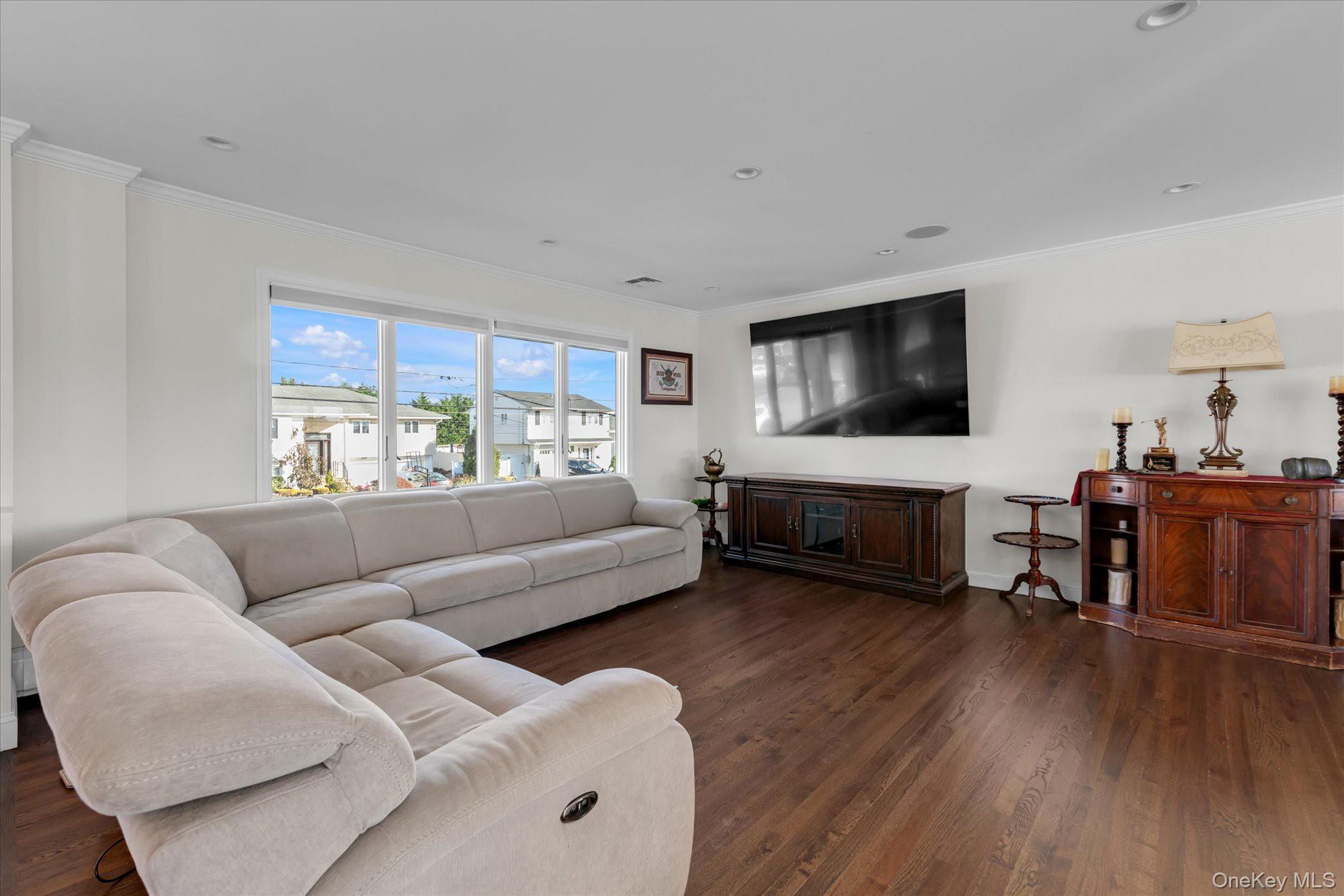19 Anchor Drive