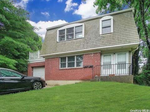 Apartment For Rent - 1012 Old Northern Boulevard<br/> Roslyn, NY 11576