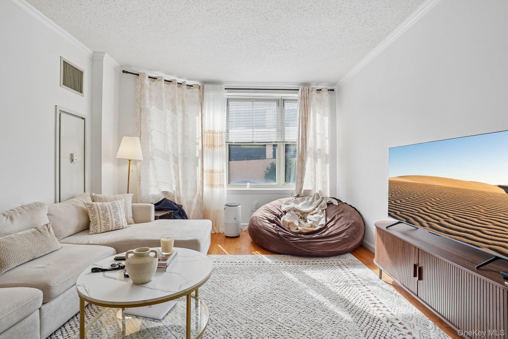 Photo of 300 Mamaroneck Avenue, White Plains, NY 10605 (MLS # 1056406)