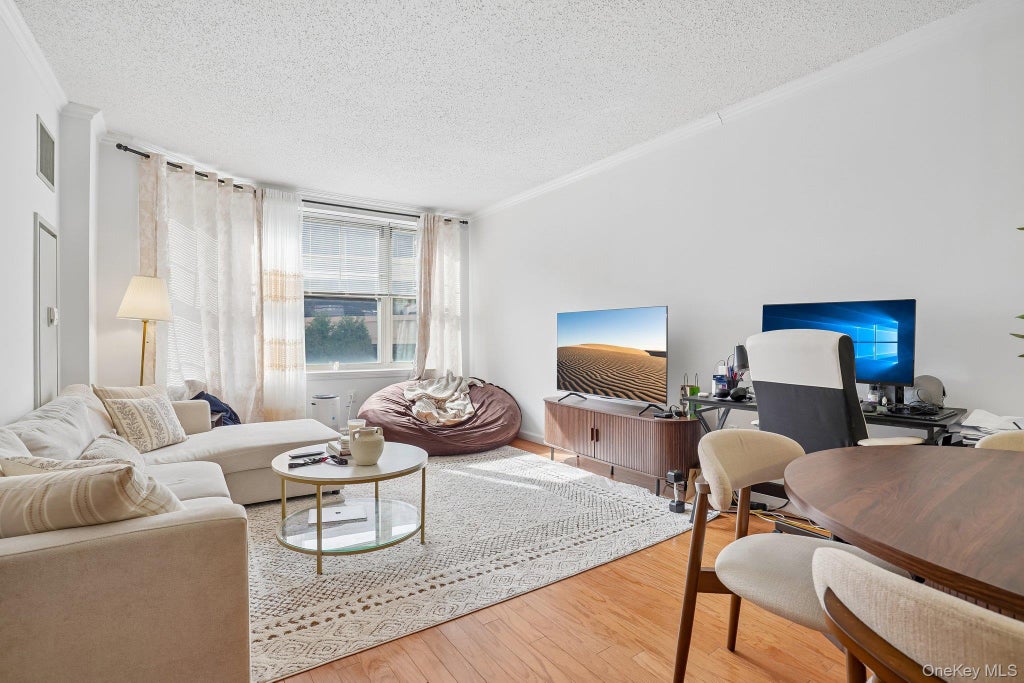 Photo of 300 Mamaroneck Avenue, White Plains, NY 10605 (MLS # 1056406)